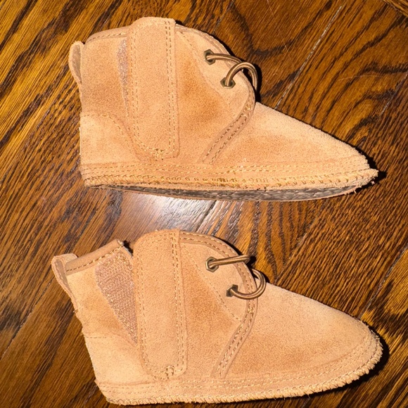Neumel Chukka Ugg Boots - Picture 2 of 5